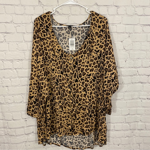Torrid Womens Shirt 1X Leopard Print Button Up Fit And Flare Scoop Neck NWT - Picture 1 of 7